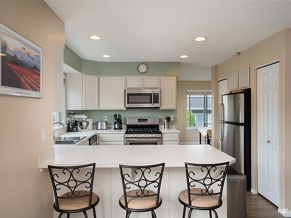 Breakfast bar.>