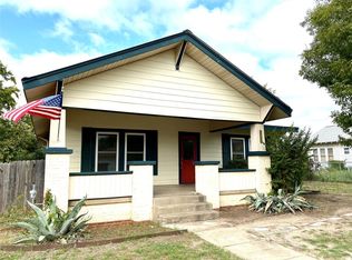 1305 Reynolds St, Goldthwaite, TX 76844