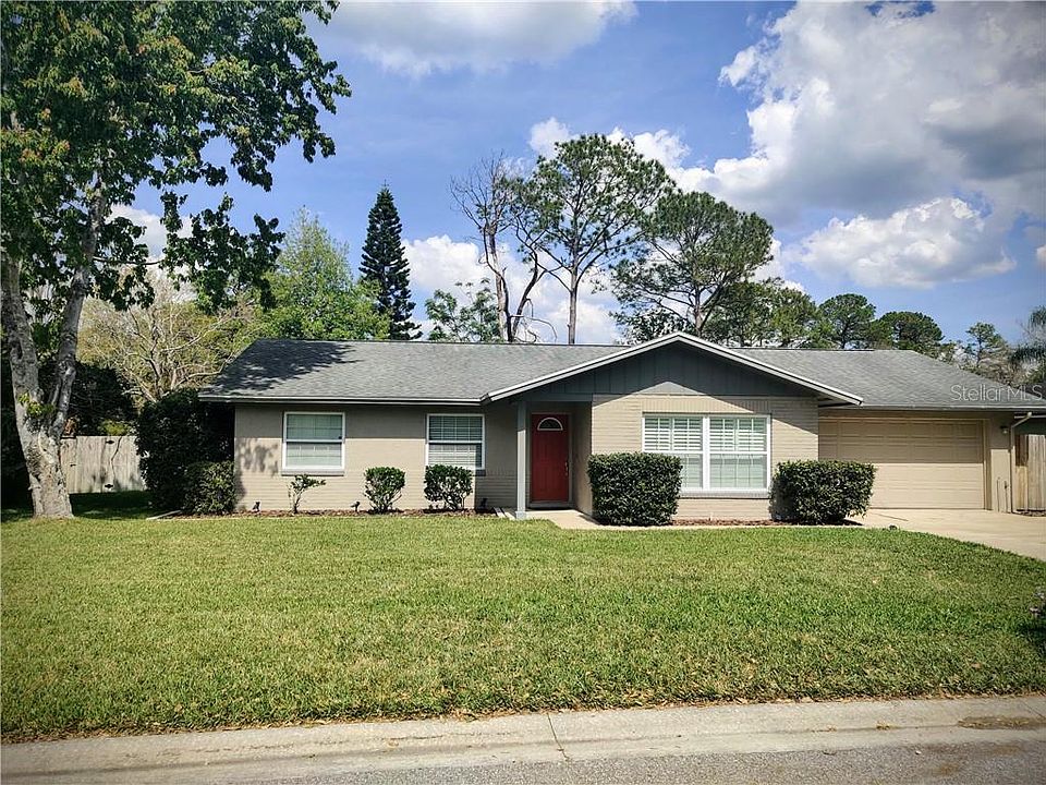 1st image of 104 E Wyndham Ct