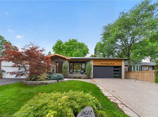 2612 Cushing Rd, Mississauga, ON L5K 1X1