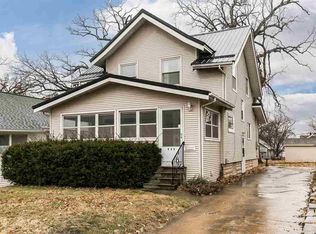 935 Oakland Rd NE, Cedar Rapids, IA 52402