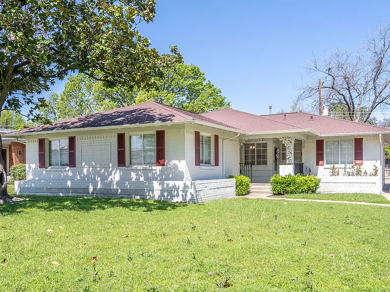 Exterior - Front Picture 1