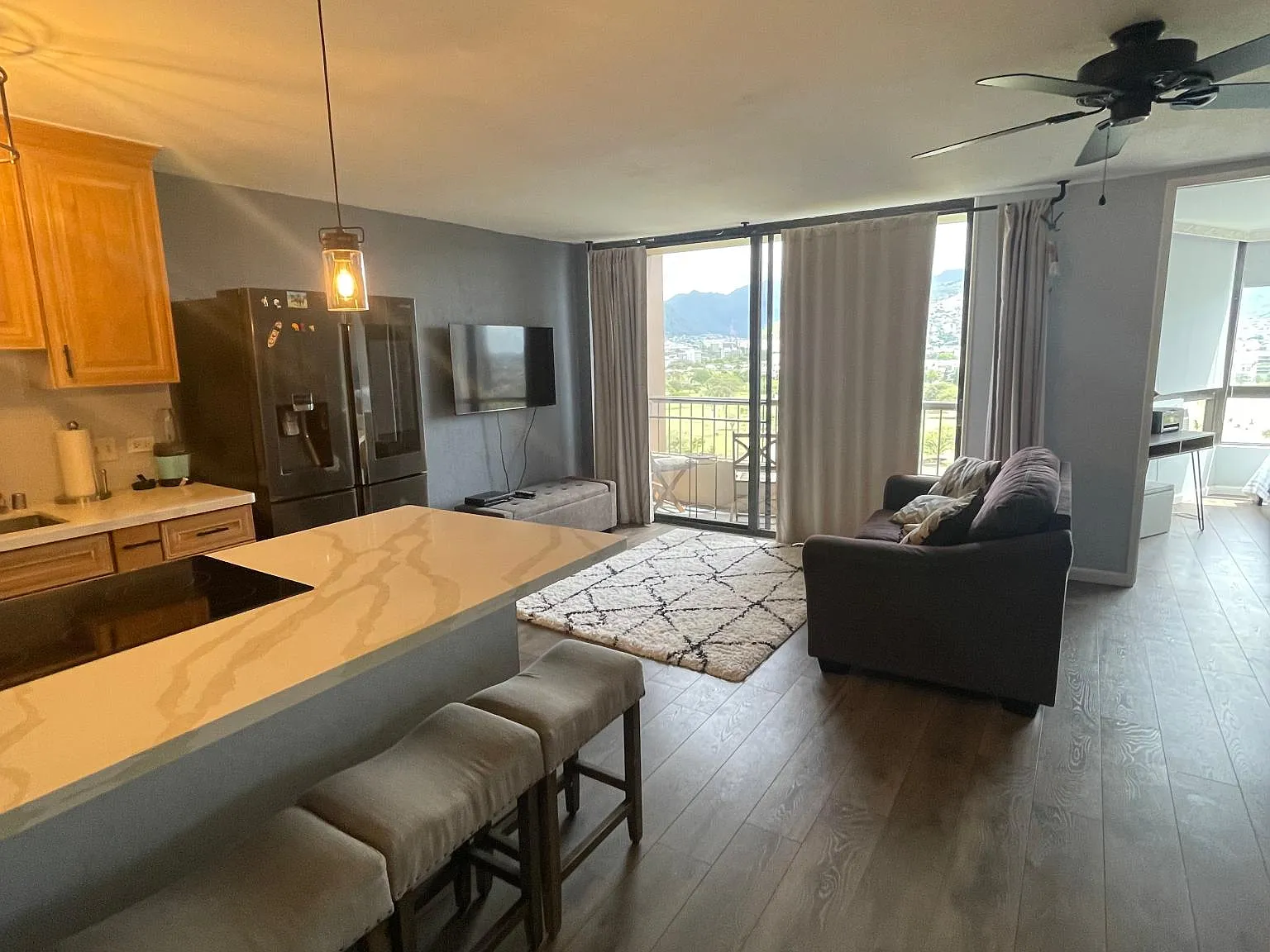 2 bed, 684 sqft, $3,400 — Photo 2