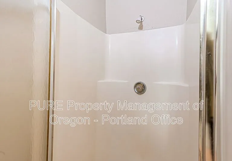 7016 N Amherst St — Photo 17