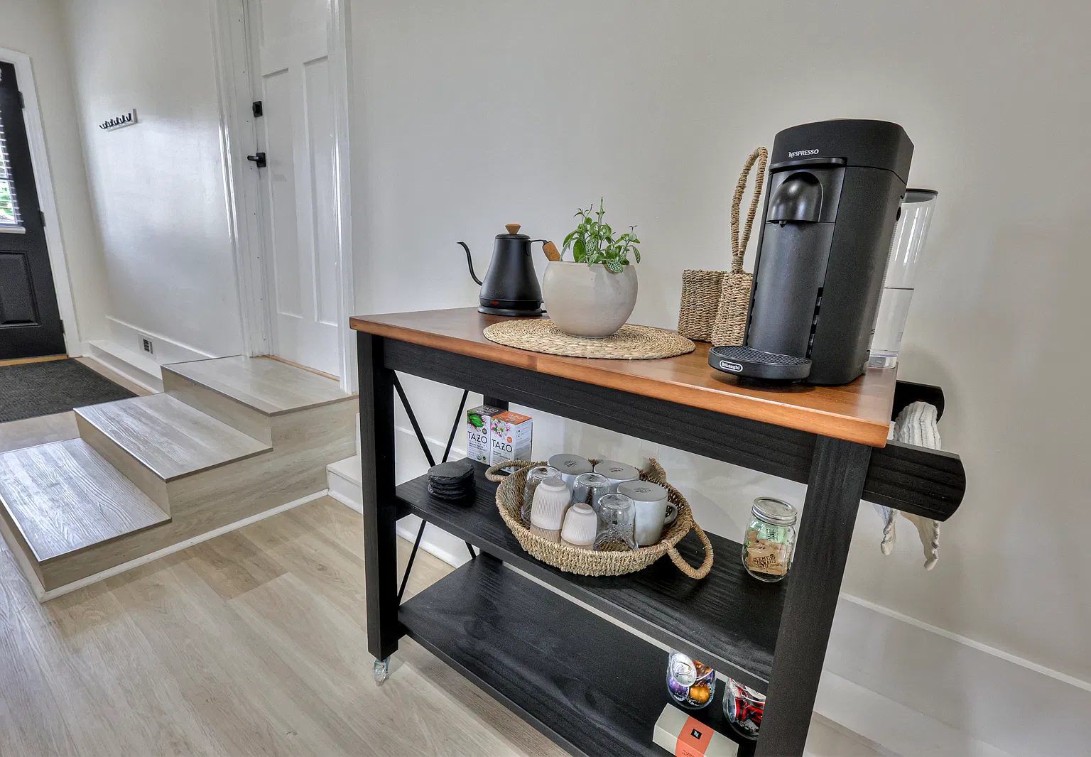 Studio, 450 sqft, $1,650 — Photo 3
