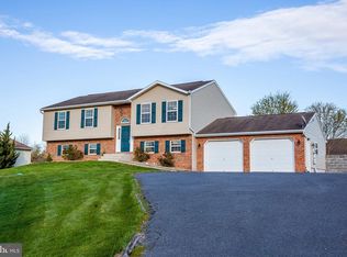 12130 Skyhawk Dr, Waynesboro, PA 17268