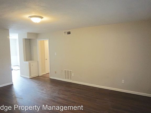 3rd image of 9 Berkley Pl #8297583