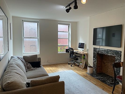 2nd image of 126 Baxter St #5