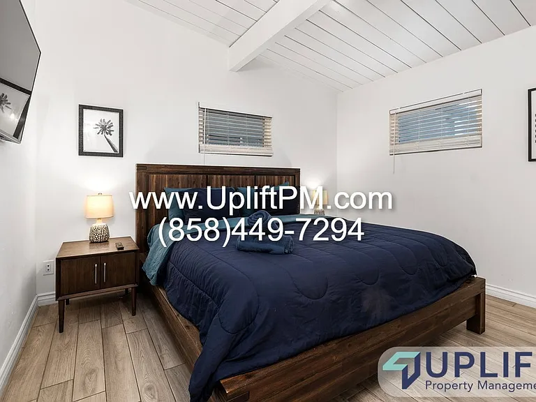 4359 Rialto St — Photo 3
