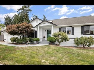 1811 SW Robertson Dr, Oak Harbor, WA 98277