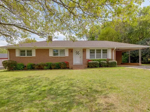 113 Midland Dr, Boiling Springs, SC 29316