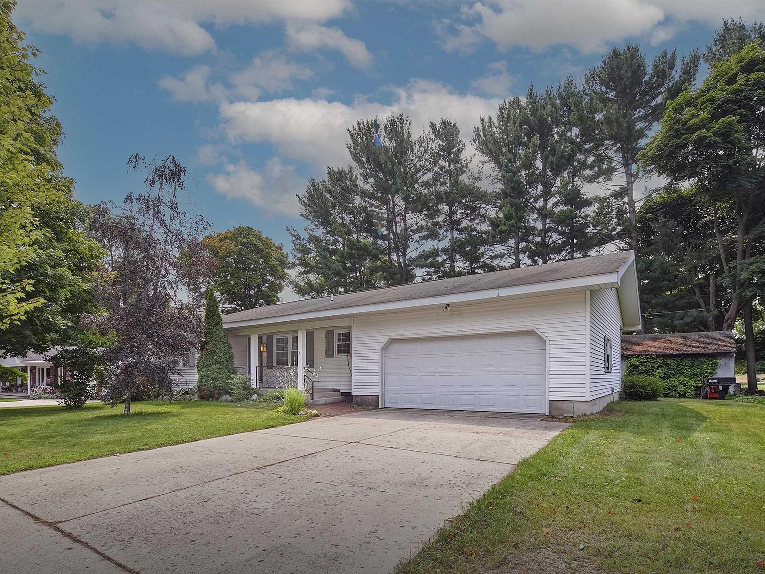 221 Fairlane Dr, Traverse City, MI 49684 Zillow