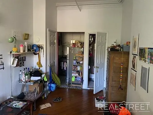 Rented by Real Street Inc | media 12