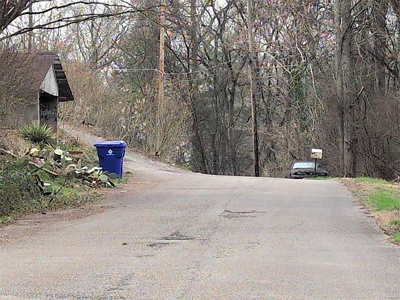 5th image of 105 Douglas Ln
