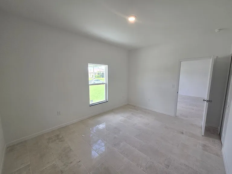 53 Joan Ave S — Photo 9