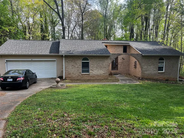 137 Meadowbrook Ln, Davidson, NC 28036