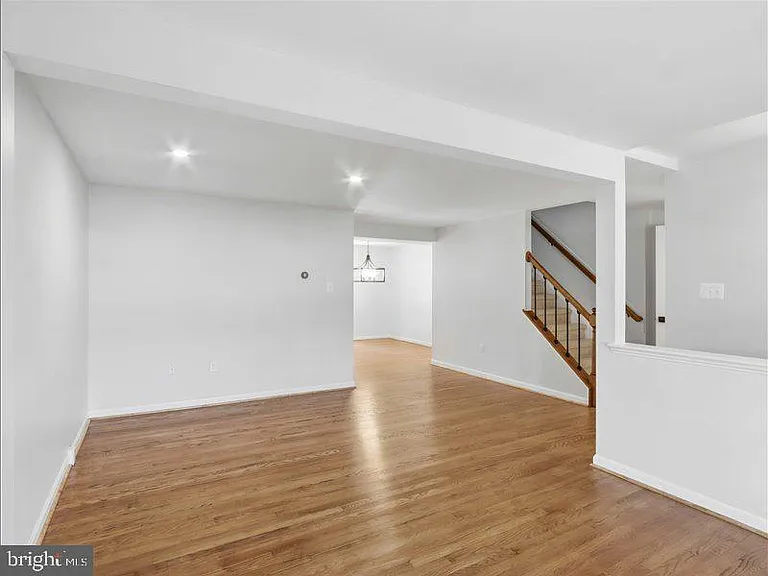8026 Waterview Ct — Photo 5