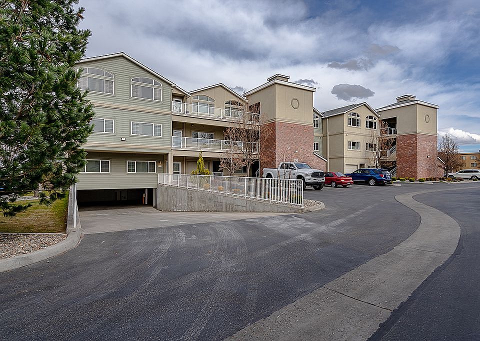 1st image of 386 Columbia Point Dr