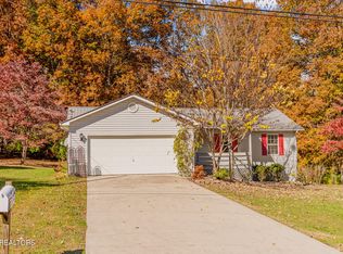 165 Tulip Dr, Crossville, TN 38555