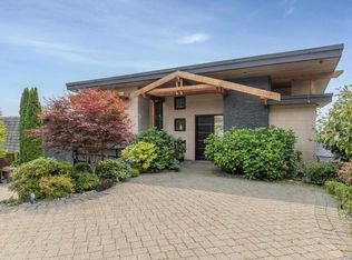2512 Palmerston Ave, West Vancouver, BC V7V2W5