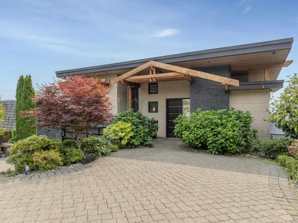 2512 Palmerston Ave, West Vancouver, BC V7V 2W5