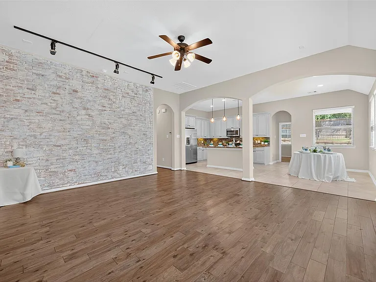 146 Kinnerly Peak Pl — Photo 14