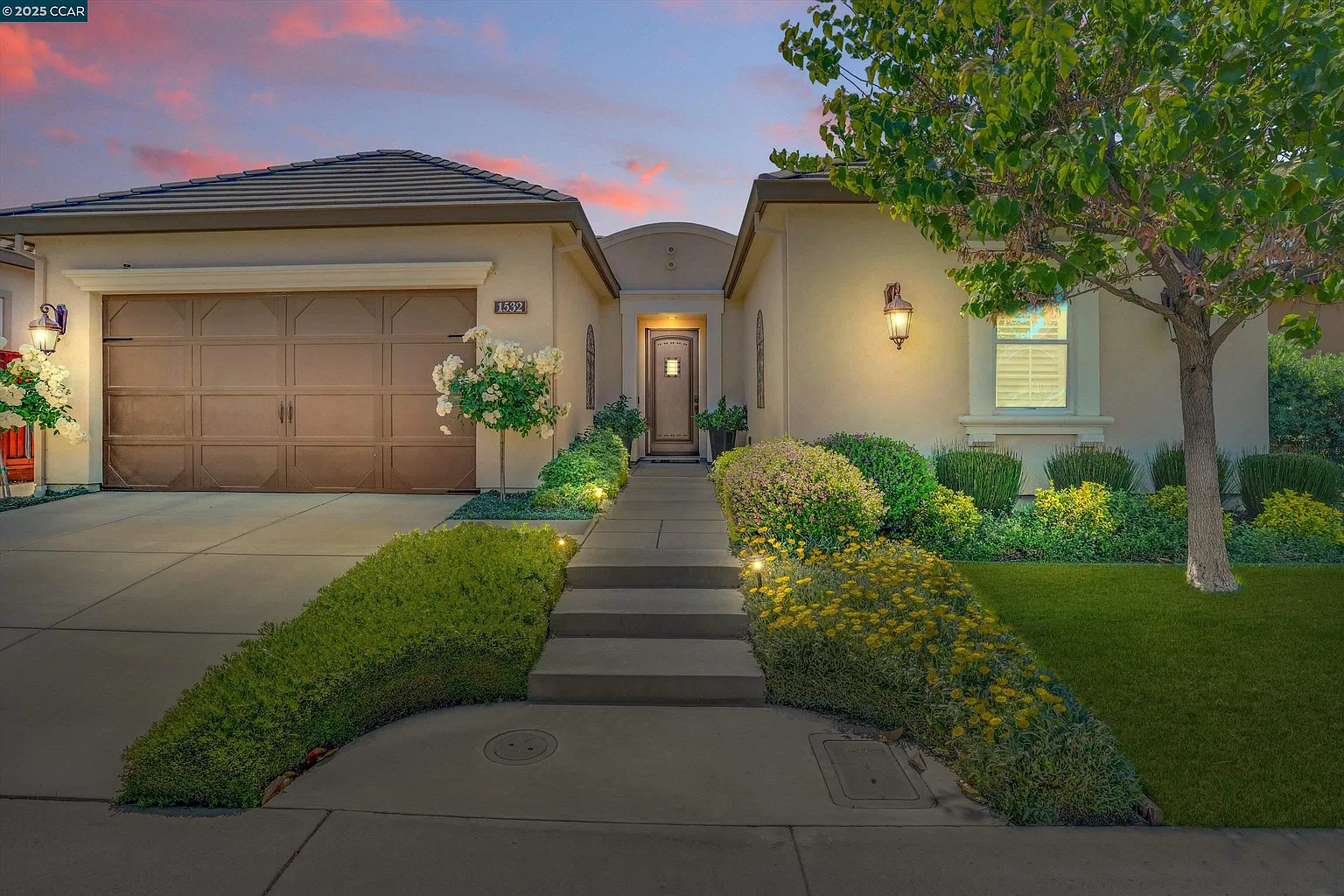 1532 Symphony Cir photo 1
