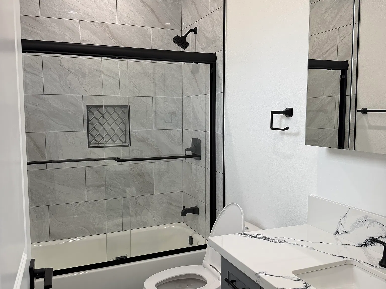 1 bed, 2253 sqft, $1,700 — Photo 3
