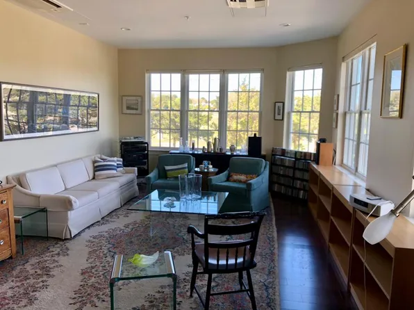 100 Alden St APT 113, Provincetown, MA 02657