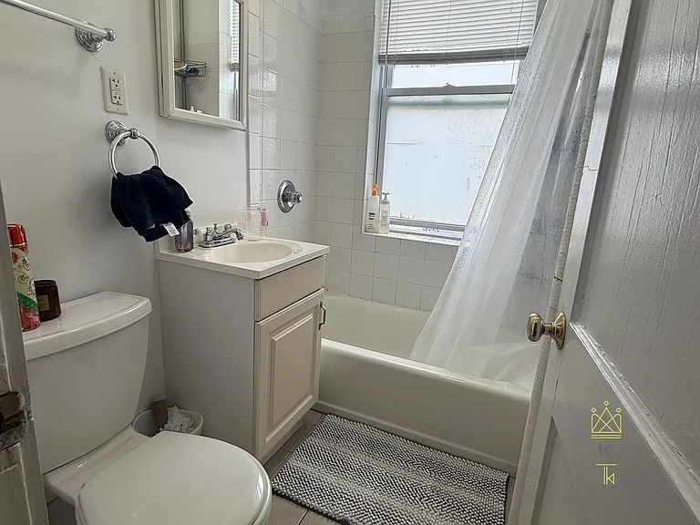 84 Sutherland Rd #2 — Photo 7
