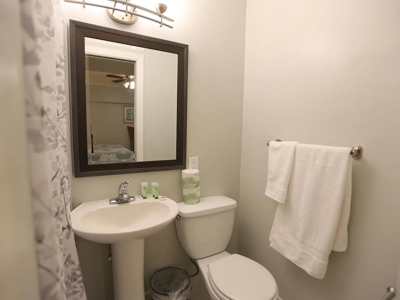 Studio, 300 sqft, $1,550 — Photo 4