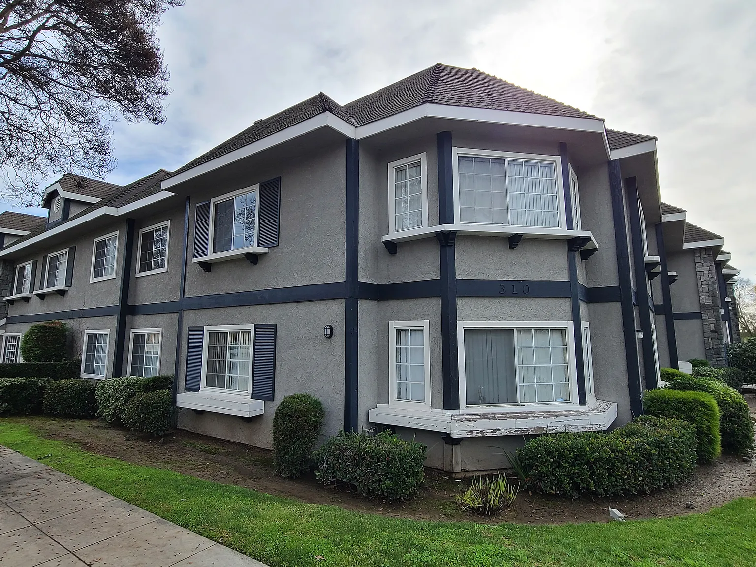 2 bed, 900 sqft, $2,550 — Photo 1