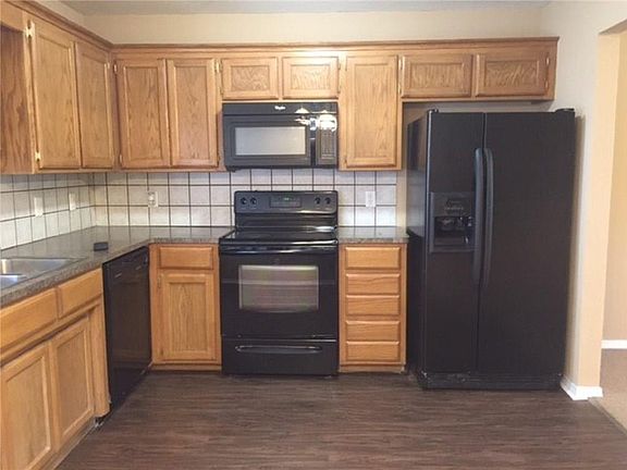 4th image of 1867 Green Meadow Dr