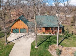 9857 Deer Ridge Dr, Cedar Rapids, IA 52411