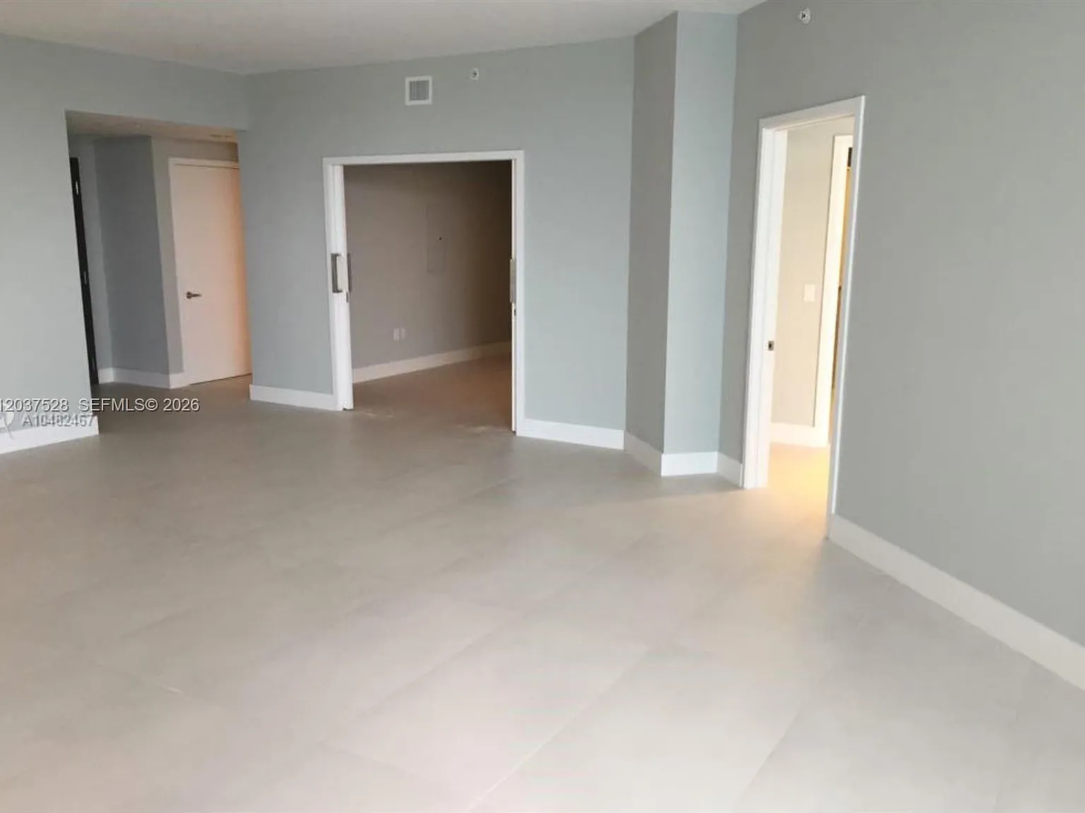 Marina Palms Residences N — Photo 2