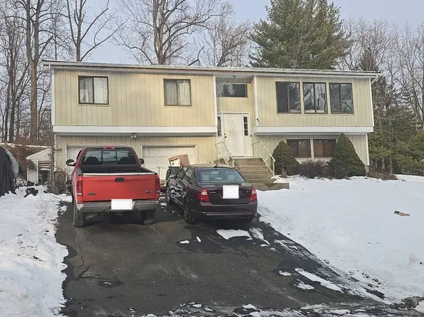5 John F Kennedy Dr, Stony Pt, NY 10980