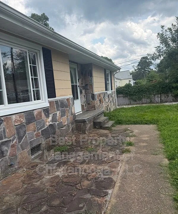 1602 Maxwell Rd
