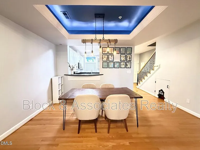 210 E Davie St — Photo 9