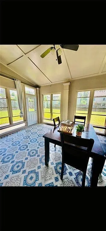 5 bed, 4.0 bath, 3331 sqft, $3,595 — Photo 4