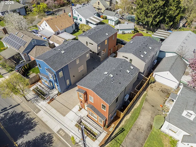 5353 SE Stark St — Photo 30
