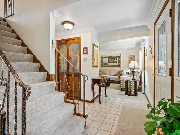 5th image of 236 Philander St