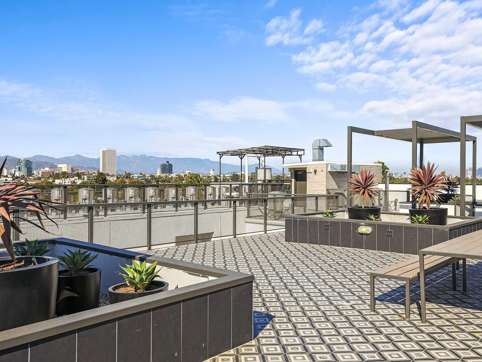 The Fairfax Flats — Photo 2
