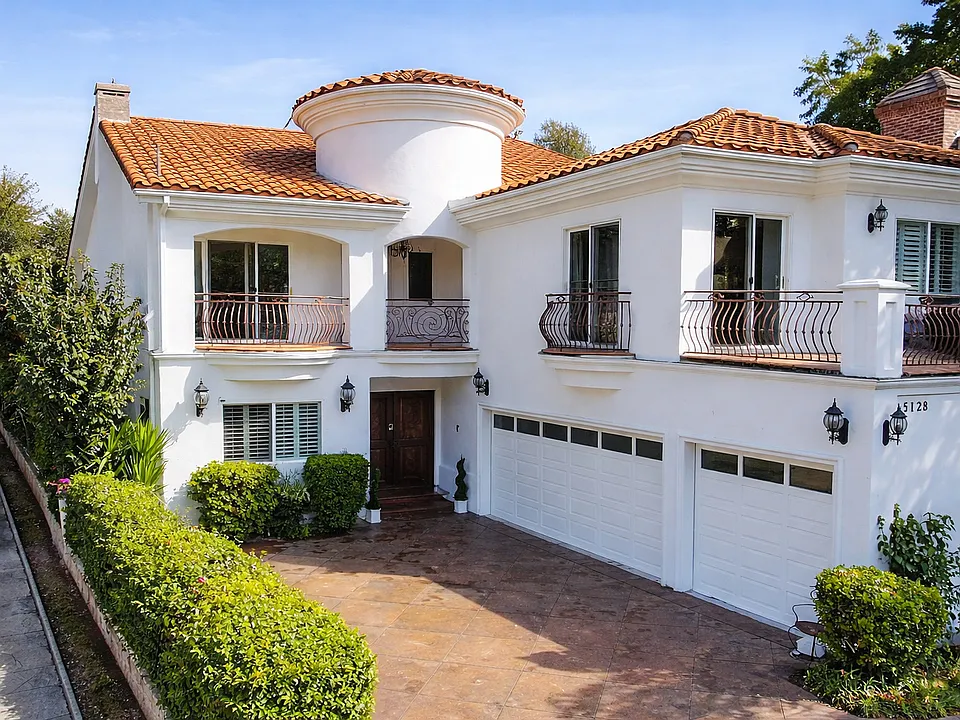 5128 Avenida Hacienda