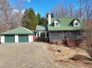 917 Quail Cove Cir, Warne, NC 28909