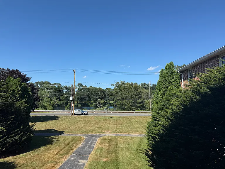 174 Tyngsboro Rd — Photo 10