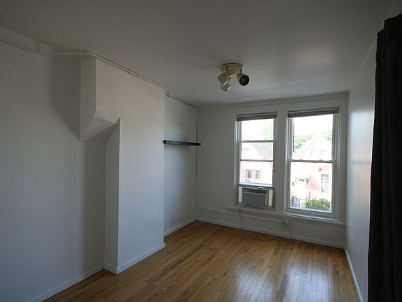 4th image of 2647 W 24th Pl