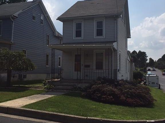 2nd image of 372 Juniata St