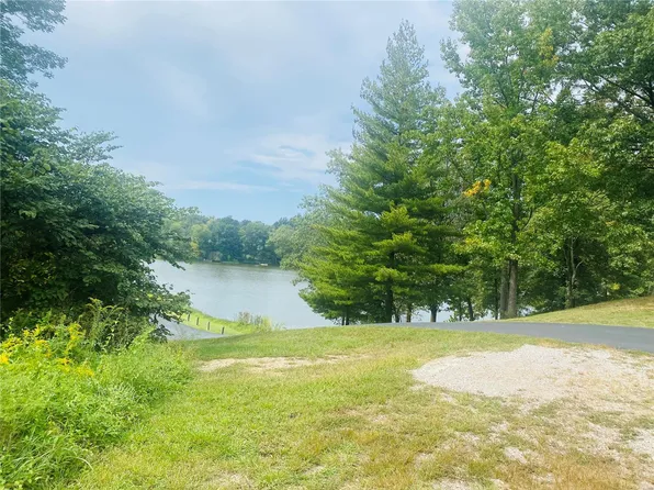 3 Bella Vista Dr, Jackson, MO 63755