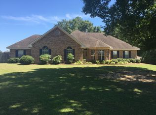 1685 Oswalt Rd, Columbus, MS 39702