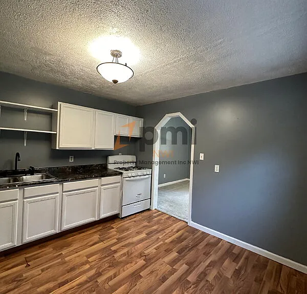 3464 Iowa St — Photo 4
